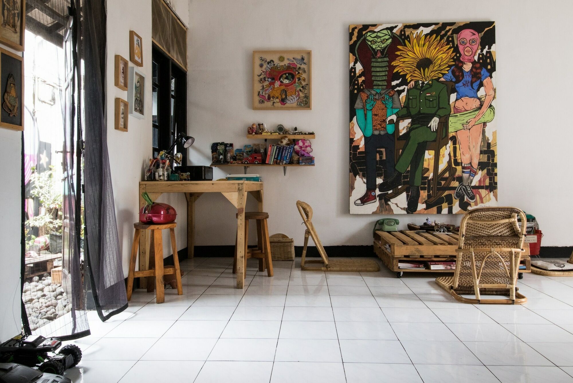 Апартаменты Luwabica Art'N'Coffee House Джокьякарта Экстерьер фото